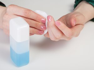 Чем обезжирить ногти когда нет жидкости