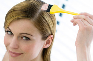 Маски для волос: советы по ненасению