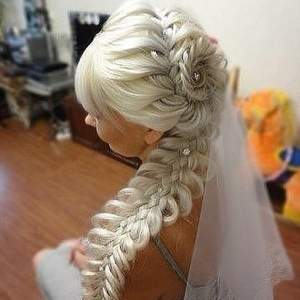 Французская коса для свадебной прически