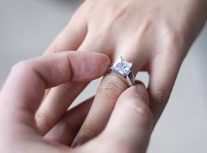 Почему на помолвку принято дарить кольцо