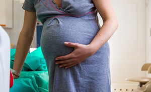 О чем могут говорить выделения при беременности