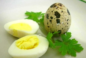Вареные перепелиные яйца