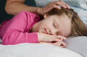 Как приучить ребенка засыпать самостоятельно без укачивания 