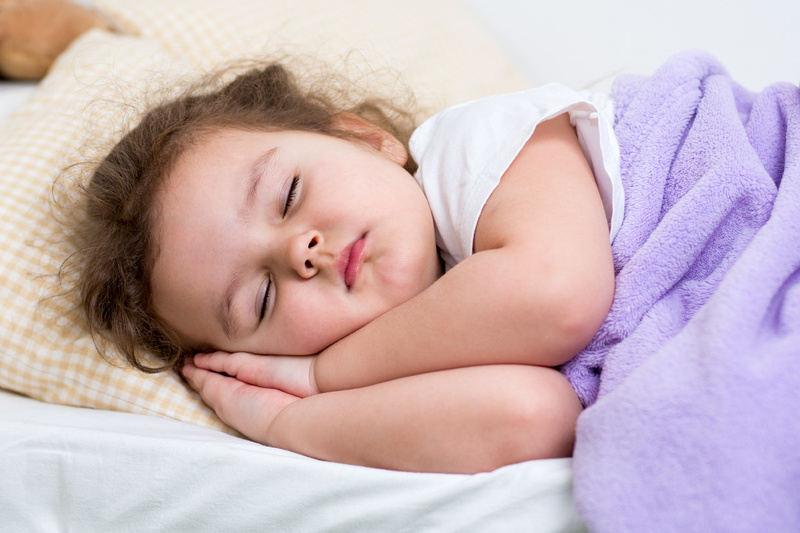 Как приучить ребенка засыпать самостоятельно в кроватке 