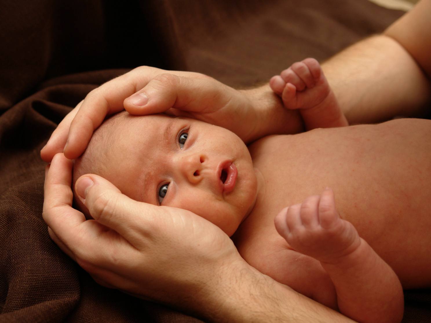 Что такое тремор у новорождённых