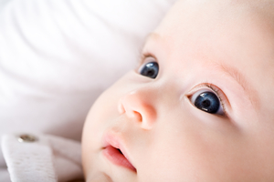 Как лечить глазки у новорожденных