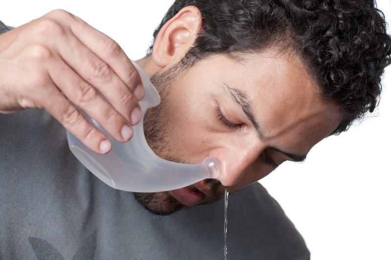 Как правильно промывать нос солевым раствором